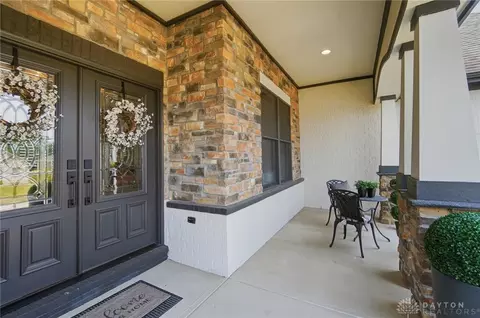 2611 Patrick Henry Dr, Beavercreek Twp, OH 45434