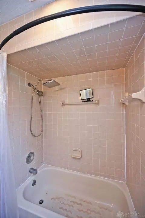 Bath - 2908 Blackhawk Rd, Kettering, OH 45420 photo 2 of 3