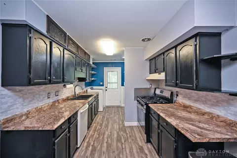 Kitchen - 2908 Blackhawk Rd, Kettering, OH 45420 photo 3 of 5