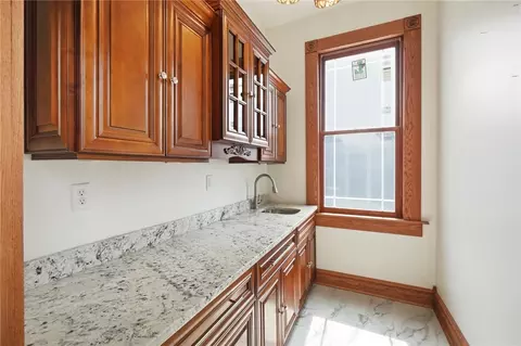 Entry Way - 649 E High St, Springfield, OH 45505 photo 6 of 6