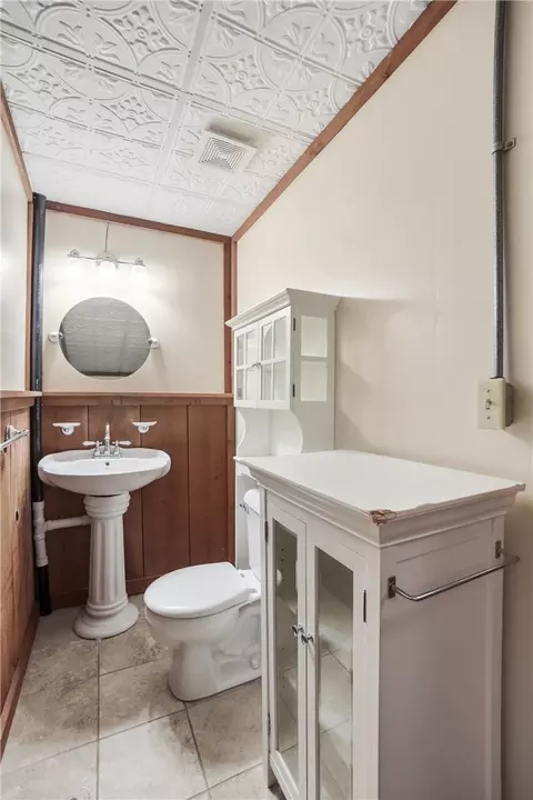 Bath - 649 E High St, Springfield, OH 45505 photo 2 of 9