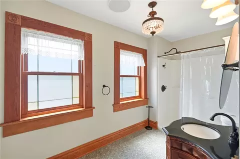 Bath - 649 E High St, Springfield, OH 45505 photo 3 of 9