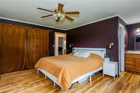 Bedroom - 2341 Shrine Rd, Springfield, OH 45502 photo 3 of 9