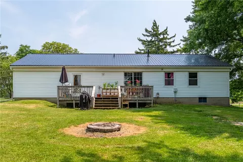 Exterior - 2341 Shrine Rd, Springfield, OH 45502 photo 5 of 7