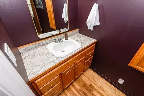 Bath - 2341 Shrine Rd, Springfield, OH 45502 photo 3 of 8