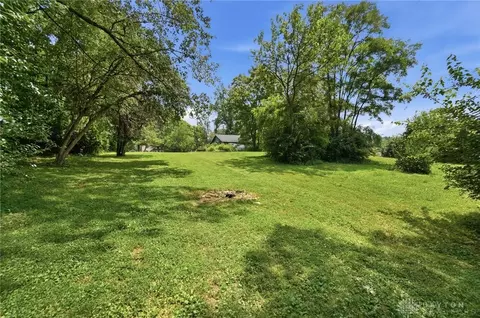 Exterior - 2775 S Limestone St, Springfield, OH 45505 photo 15 of 15