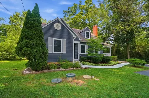 Exterior - 2775 S Limestone St, Springfield, OH 45505 photo 4 of 15