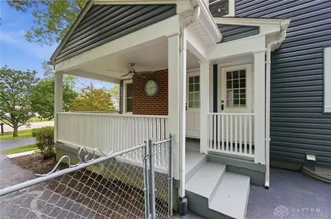 Exterior - 2775 S Limestone St, Springfield, OH 45505 photo 6 of 15