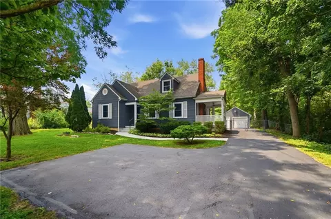 Exterior - 2775 S Limestone St, Springfield, OH 45505 photo 2 of 15