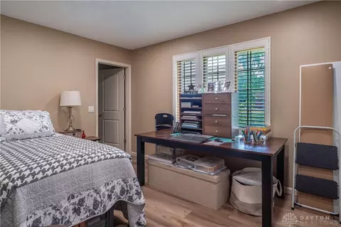 Bedroom - 2244 Manhattan Blvd, Springfield, OH 45504 photo 3 of 4