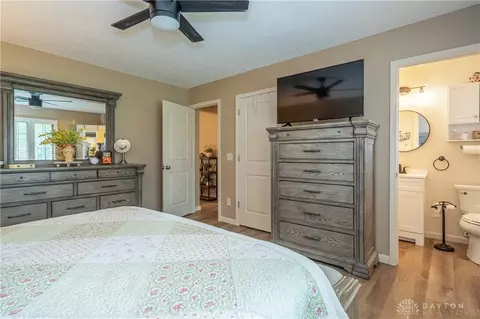 Bedroom - 2244 Manhattan Blvd, Springfield, OH 45504 photo 2 of 4