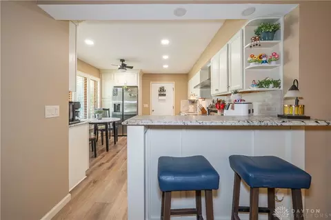 Kitchen - 2244 Manhattan Blvd, Springfield, OH 45504 photo 2 of 8