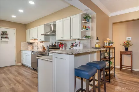 Kitchen - 2244 Manhattan Blvd, Springfield, OH 45504 photo 1 of 8