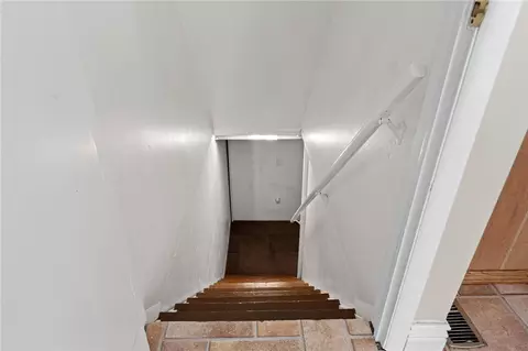 Entry Way - 2902 Armen Ave, Kettering, OH 45432 photo 2 of 2