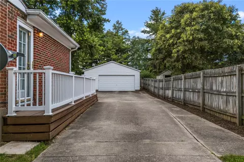Exterior - 2902 Armen Ave, Kettering, OH 45432 photo 4 of 12