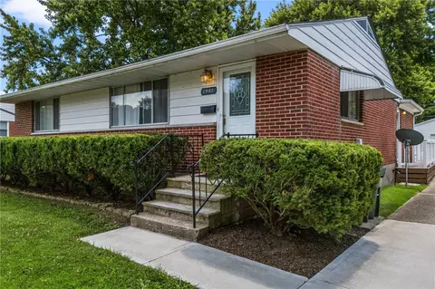 Exterior - 2902 Armen Ave, Kettering, OH 45432 photo 3 of 12