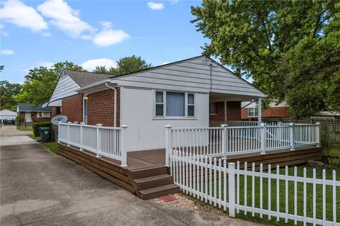 Exterior - 2902 Armen Ave, Kettering, OH 45432 photo 6 of 12