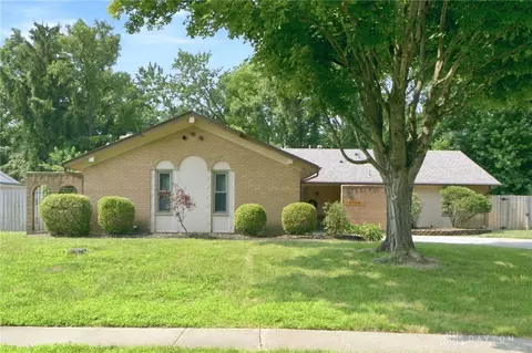2744 Corlington Dr, Kettering, OH 45440 photo 2