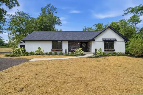 2032 Ford Rd, Morrow, OH 45152 photo 2