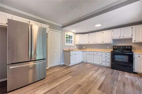 620 E Cecil St, Springfield, OH 45503 photo 8