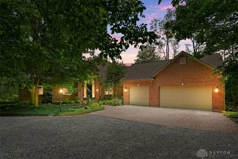 1883 Greentree Rd, Lebanon, OH 45036
