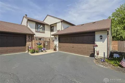 1372 Black Forest Dr #80, West Carrollton, OH 45449