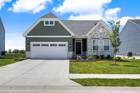 454 Red Maple Ln, Wilmington, OH 45177