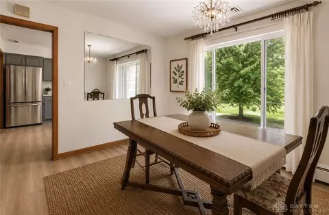 Dining - 885 Big Hill Rd, Kettering, OH 45419 photo 2 of 2
