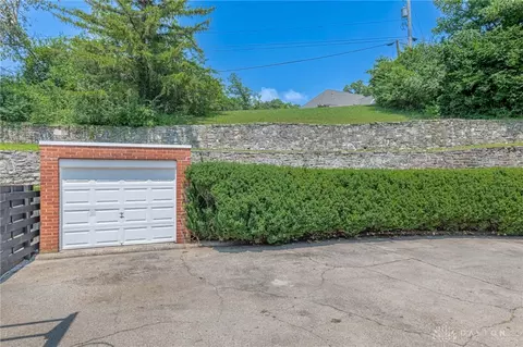 Exterior - 885 Big Hill Rd, Kettering, OH 45419 photo 7 of 8