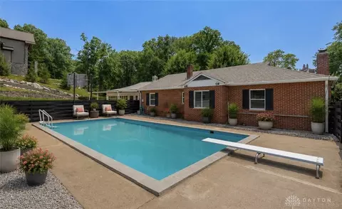 Exterior - 885 Big Hill Rd, Kettering, OH 45419 photo 5 of 8