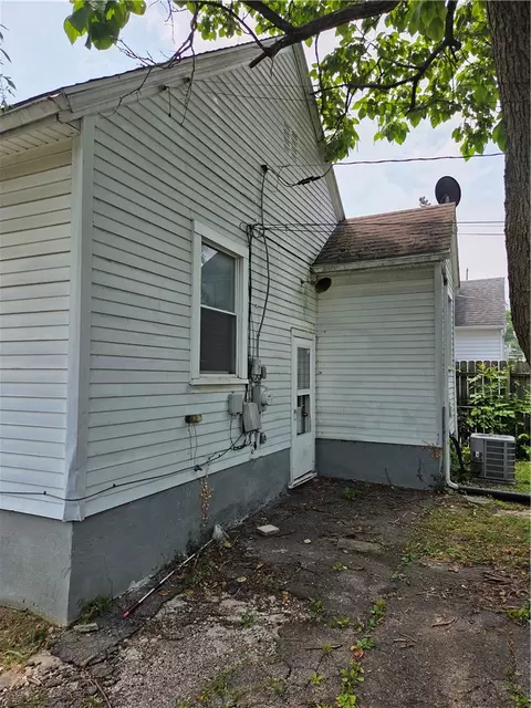 Exterior - 445 E Siebenthaler Ave, Dayton, OH 45405 photo 3 of 4