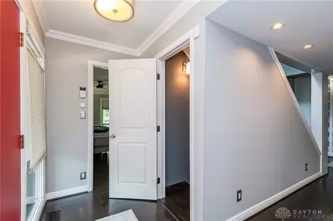 Entry Way - 1260 Brooklands Rd, Kettering, OH 45409 photo 2 of 2