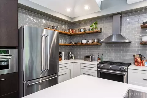 Kitchen - 1260 Brooklands Rd, Kettering, OH 45409 photo 11 of 13