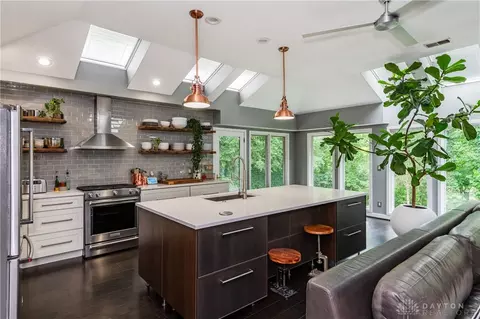 Kitchen - 1260 Brooklands Rd, Kettering, OH 45409 photo 2 of 13