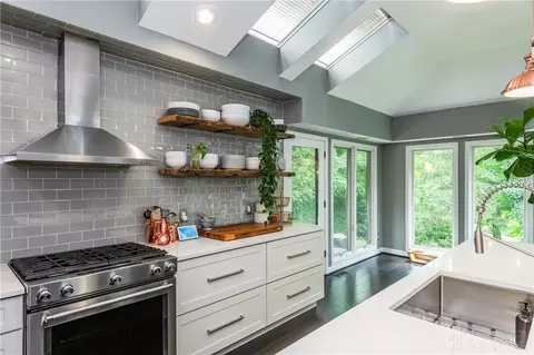 Kitchen - 1260 Brooklands Rd, Kettering, OH 45409 photo 7 of 13