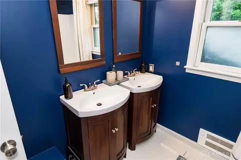 Bath - 1260 Brooklands Rd, Kettering, OH 45409 photo 6 of 8