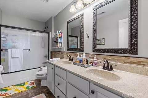 Bath - 9382 Oak Brook Dr, Centerville, OH 45458 photo 1 of 4