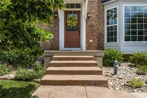 Exterior - 9382 Oak Brook Dr, Centerville, OH 45458 photo 4 of 9