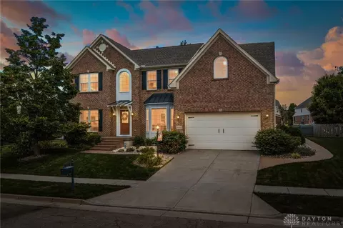 Exterior - 9382 Oak Brook Dr, Centerville, OH 45458 photo 5 of 9