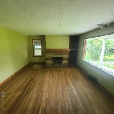Living - 24 Sunset Dr, Medway, OH 45341 photo 2 of 2