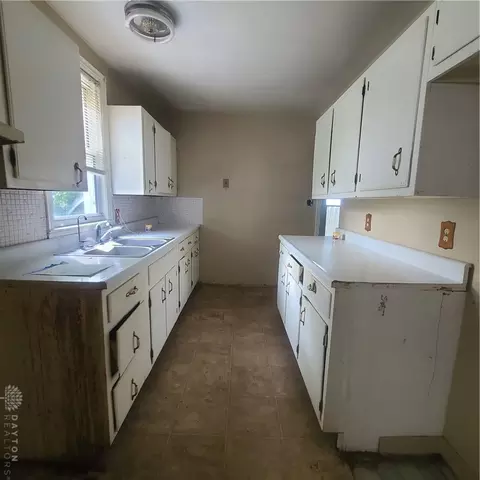 Kitchen - 24 Sunset Dr, Medway, OH 45341 photo 1 of 2