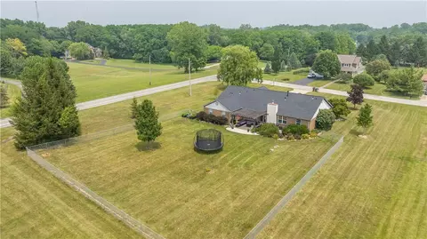 View/Area - 815 W Eva Cir, Springfield, OH 45504 photo 2 of 2
