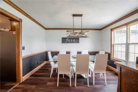 Dining - 815 W Eva Cir, Springfield, OH 45504 photo 1 of 3