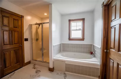 Bath - 815 W Eva Cir, Springfield, OH 45504 photo 1 of 3