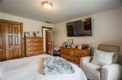 Bedroom - 815 W Eva Cir, Springfield, OH 45504 photo 6 of 6