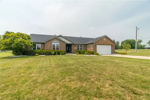 Exterior - 815 W Eva Cir, Springfield, OH 45504 photo 2 of 7