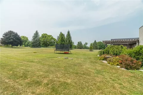 Exterior - 815 W Eva Cir, Springfield, OH 45504 photo 4 of 7