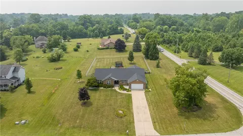 View/Area - 815 W Eva Cir, Springfield, OH 45504 photo 1 of 2