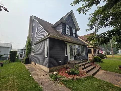 Exterior - 224 E Wayne St, Celina, OH 45822 photo 2 of 8