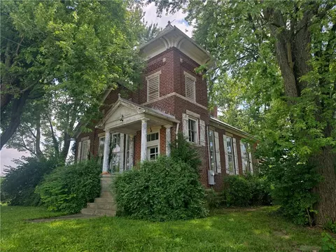 8008 Salem Rd, Lewisburg, OH 45338